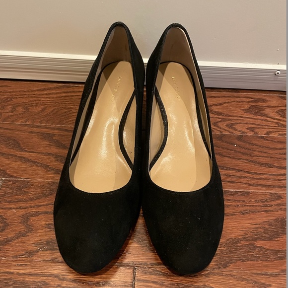 Ann Taylor 6.5 Gold Block Suede Shoe - Picture 4 of 7